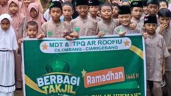 MDT AR ROOFIU,Membagikan 100 Paket Tajil Gratis